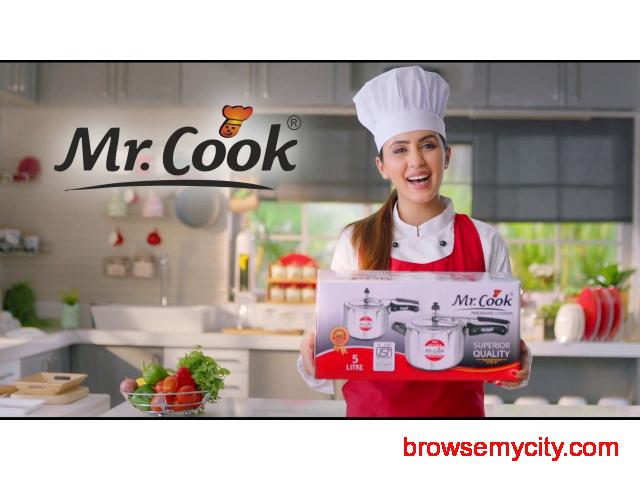 Mr cook. Мистер Кук. Мистер Кук ресторан. Mr. Cook Новокузнецк. Cook safely надпись.