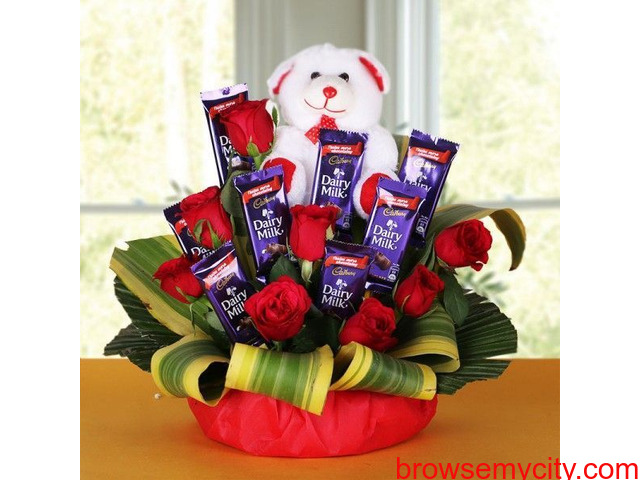 Send Valentines Day Gifts to Kolkata Online via OyeGifts, Get Best Offers - 4/5