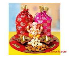 Send Beautiful Diwali Gifts for Your Wife | YuvaFlowers