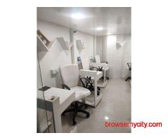 Fully Furnished Office Space on Rent in Kandivali West – 5 Seater Setup