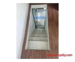 Upper Side Furnished Office on Rent in Kandivali West | 4 Seater Office Space Available