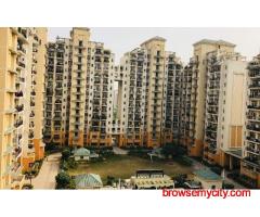 Luxury Living Starts with Residential Properties on Golf Course Road